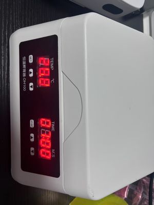 Un'incubatrice a temperatura costante Intervallo di temperatura +5°C-100°C